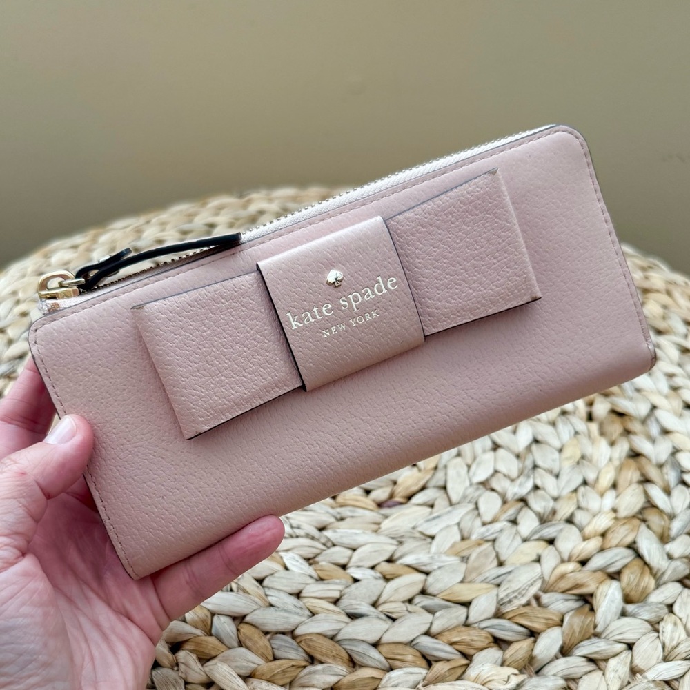 Kate Spade full size zip around wallet with bow